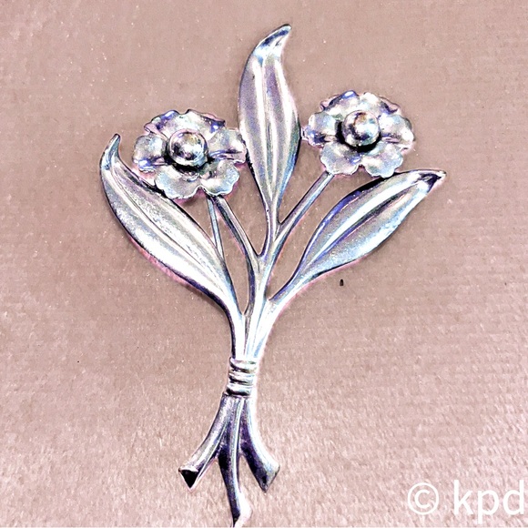 Mid-Century 1950s era vintage silver floral brooch - Picture 7 of 8